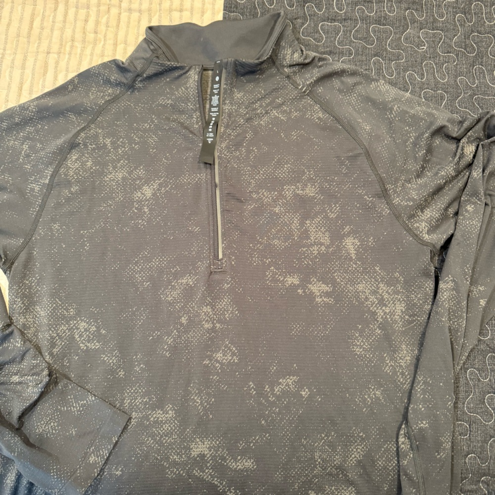 Lululemon Mens 1/4 zip size L & XL